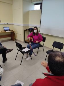 Clientes do CAARPD fazem atividades em sala