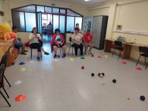 Clientes do CAARPD jogam boccia