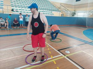 Clientes do CAARPD fazem exercício físico