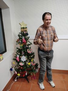 Cliente do CAARPD decora árvore de Natal