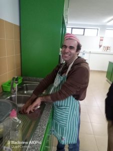 Clientes do CAARPD fazem atividades de culinária