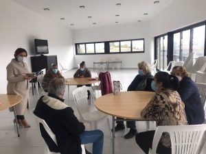Clientes dos Espaços de Convívio fazem atividades de estimulação cognitiva