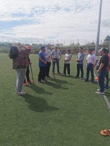 Clientes do CAARPD jogam hóquei no estádio municipal de Murça