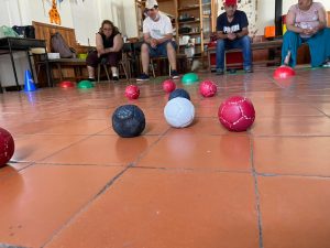 Torneio de boccia realizado na sala do CAARPD