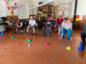 Torneio de boccia realizado na sala do CAARPD