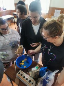 Clientes do CAARPD fazem atividades de culinária