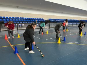 Clientes do CAARPD fazem atividades desportivas no pavilhão gimnodesportivo de Murça