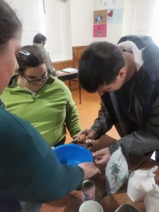 Clientes do CAARPD fazem atividades de culinária