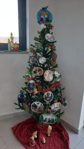 Trabalhos alusivos ao Natal feitos pelos Espaços de Convívio - árvore de Natal