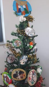 Trabalhos alusivos ao Natal feitos pelos Espaços de Convívio - árvore de Natal