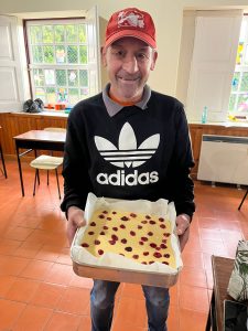 Clientes do CAARPD fazem atividades de culinária