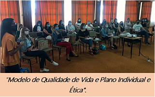 Colaboradores da A2000 em formação na sala