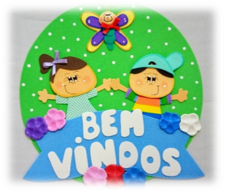 Trabalho manual de boas-vindas aos alunos no regresso às aulas