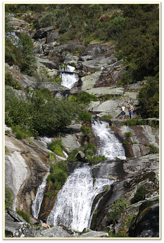 Paisagem de cascata em Mondim de Basto