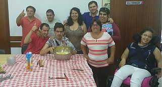 Clientes do CAARPD em lanche de convívio