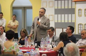 Discursos protocolares em festa de aniversário