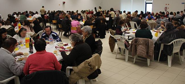 Almoço de Natal da A2000 - Clientes, técnicos, dirigentes e representantes de entidades parceiras da A2000 convivem durante almoço