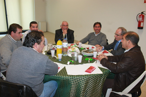 Clientes, técnicos e representantes de entidades parceiras da A2000 em almoço-convívio de Natal