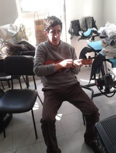 Clientes do CAARPD fazem atividades musicais