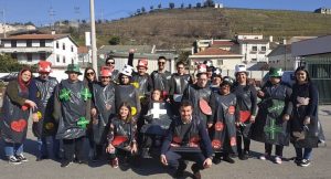 Clientes do CAARPD participam em desfile de Carnaval