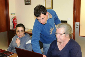 Espaços de Convívio de Fontes - Atividades lúdicas e informáticas em sala