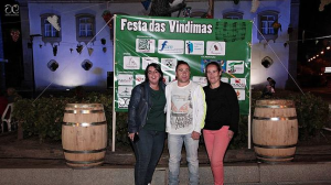 Festa das Vindimas - Participantes convivem em jantar e atividades de dança e canto