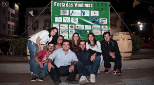 Festa das Vindimas - Participantes convivem em jantar e atividades de dança e canto