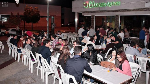 Festa das Vindimas - Participantes convivem em jantar e atividades de dança e canto