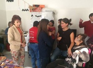 Clientes do CAARPD e técnicos celebram Halloween na A2000