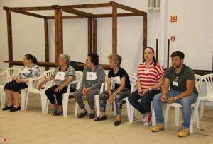 Participantes do Encontro Convívio de Boccia Sénior convivem durante evento