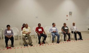 Participantes do Encontro Convívio de Boccia Sénior jogam boccia