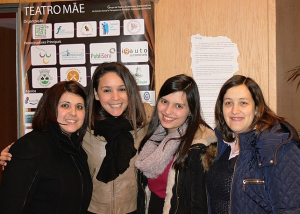 Noite de Teatro Mãe - Fotos de grupo de público presente