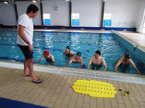 Oficina dos Sorrisos - Atividades na piscina