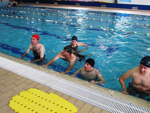 Oficina dos Sorrisos - Atividades na piscina
