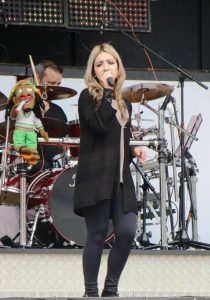 Atuações musicais no evento Santa Marta em Festa