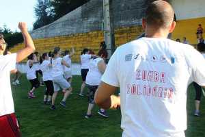 Zumba Solidário - Participantes fazem zumba durante iniciativa
