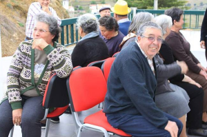 Espaços de Convívio de Alvações do Corgo - Clientes jogam o jogo da cadeira